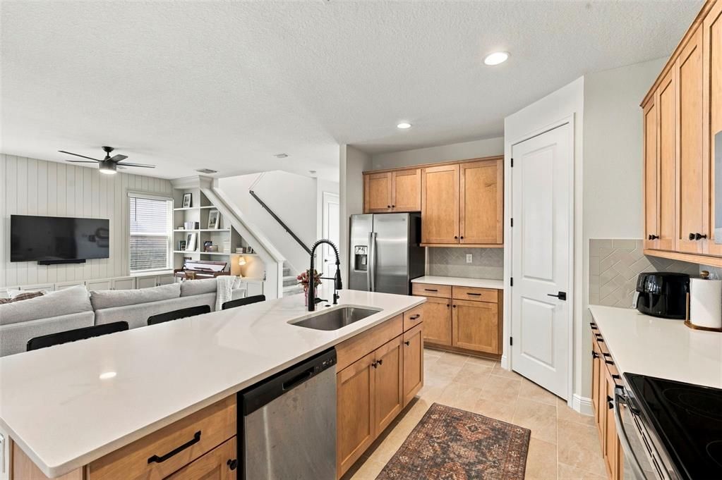 En Venta: $510,000 (3 camas, 2 baños, 2089 Pies cuadrados)