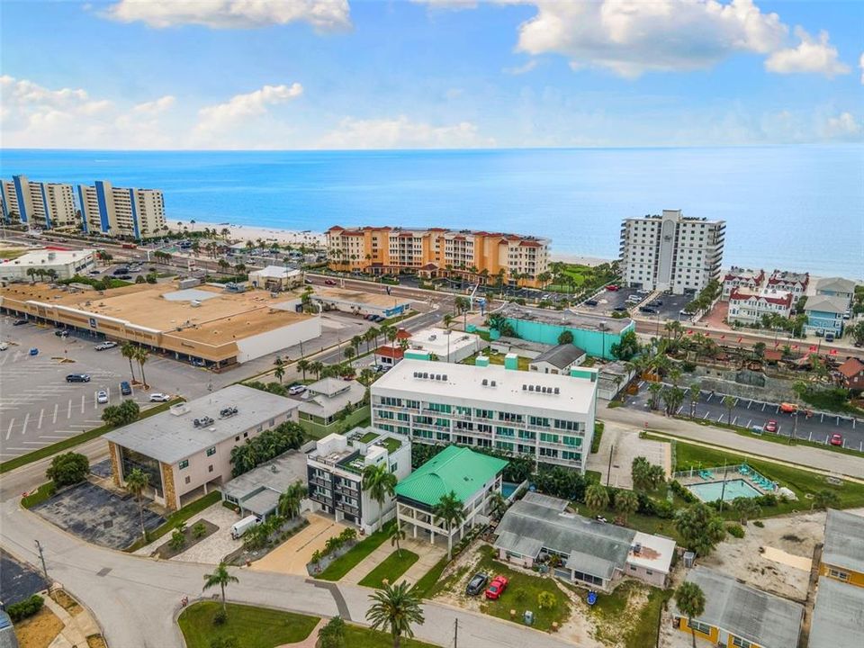 For Sale: $1,300,000 (3 beds, 3 baths, 2074 Square Feet)