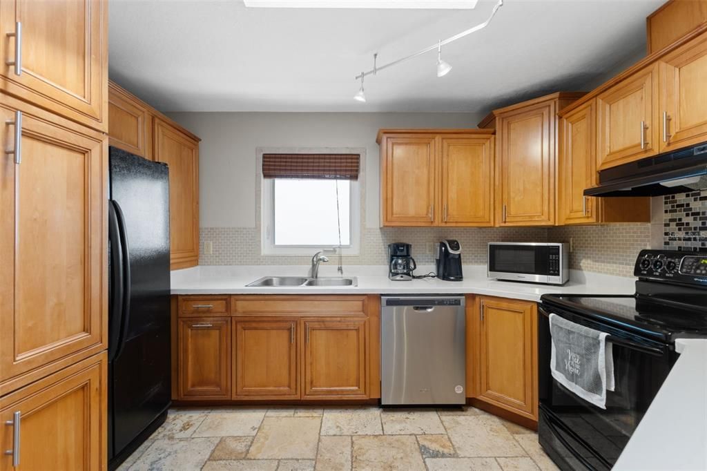 For Sale: $1,300,000 (3 beds, 3 baths, 2074 Square Feet)