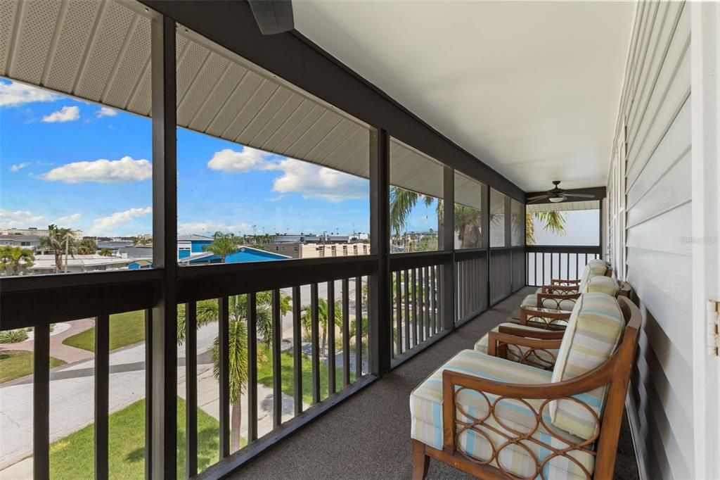 For Sale: $1,300,000 (3 beds, 3 baths, 2074 Square Feet)