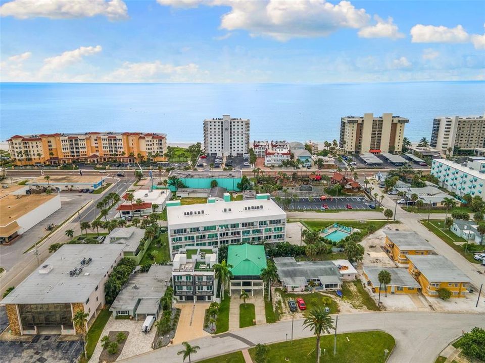 For Sale: $1,300,000 (3 beds, 3 baths, 2074 Square Feet)