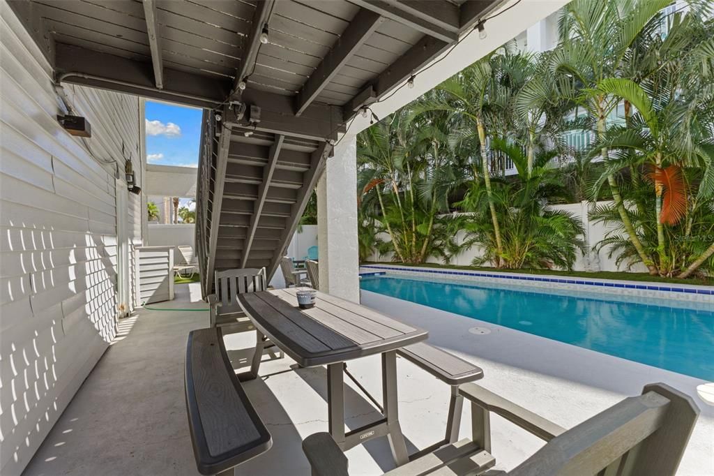 For Sale: $1,300,000 (3 beds, 3 baths, 2074 Square Feet)