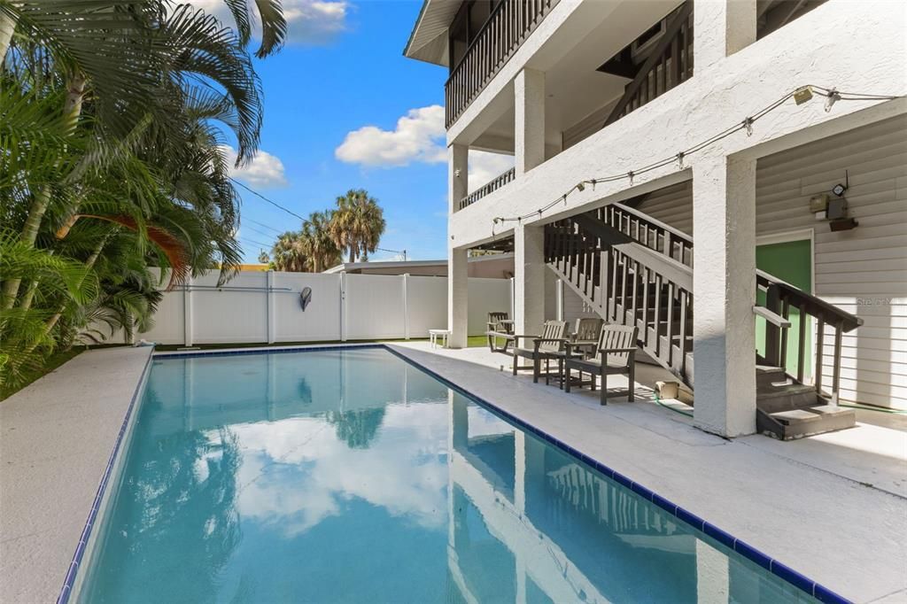 For Sale: $1,300,000 (3 beds, 3 baths, 2074 Square Feet)