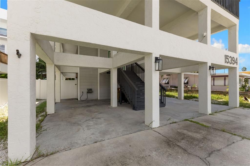 For Sale: $1,300,000 (3 beds, 3 baths, 2074 Square Feet)