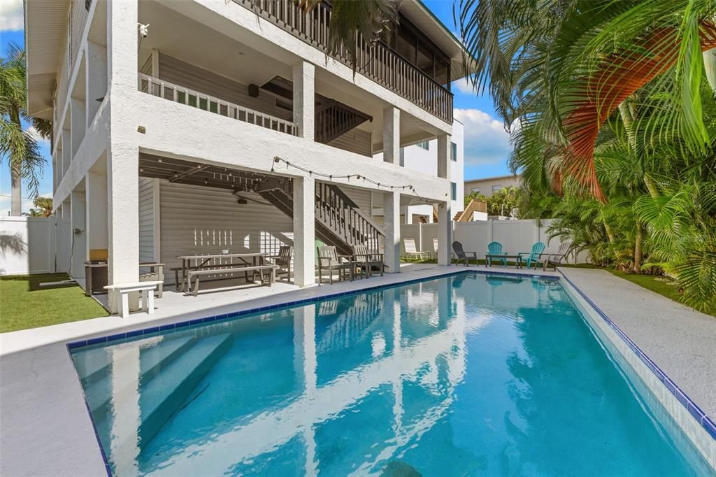 For Sale: $1,300,000 (3 beds, 3 baths, 2074 Square Feet)