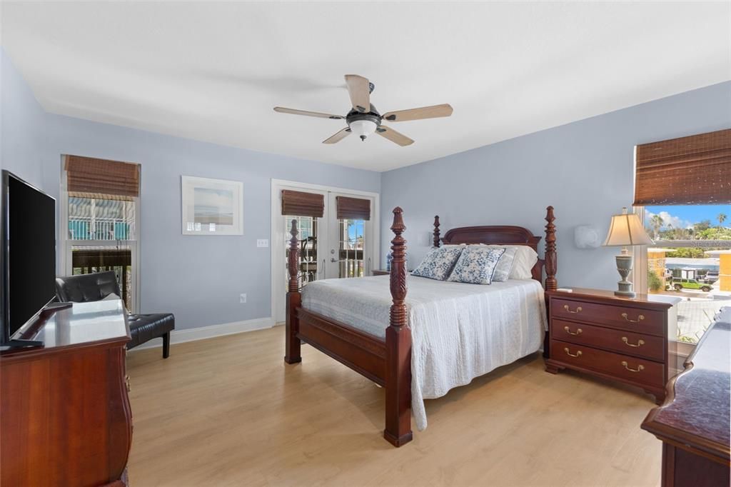 For Sale: $1,300,000 (3 beds, 3 baths, 2074 Square Feet)