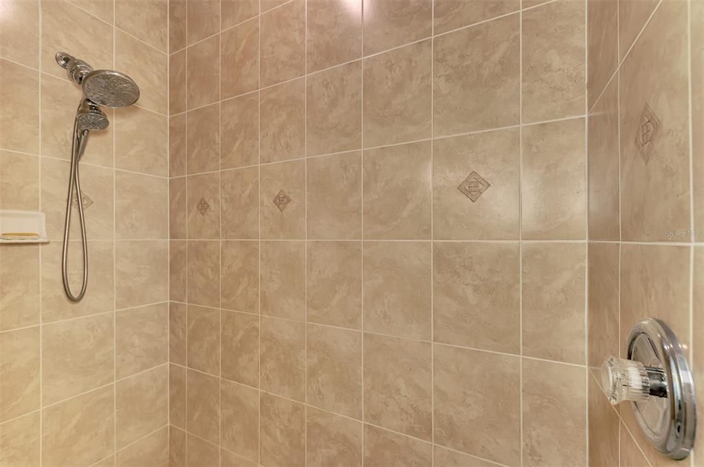 En Venta: $299,500 (3 camas, 2 baños, 1816 Pies cuadrados)