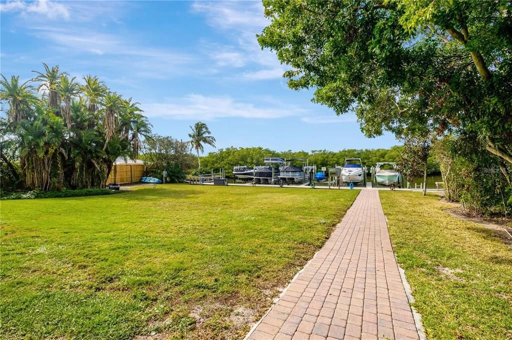 En Venta: $247,000 (0.17 acres)
