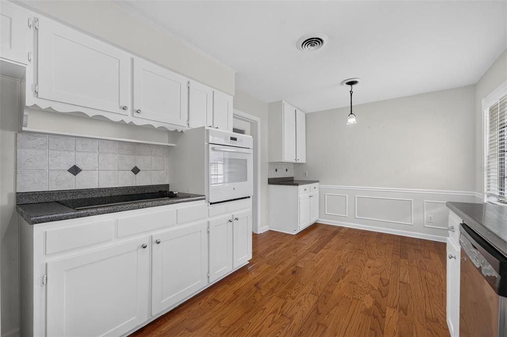 For Sale: $550,000 (3 beds, 2 baths, 1583 Square Feet)