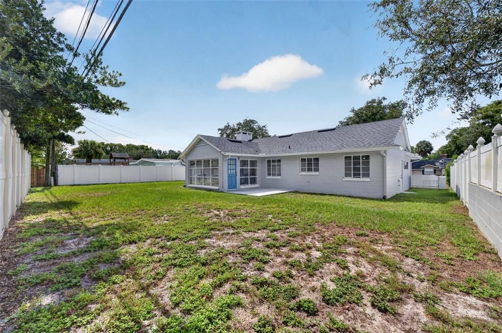 For Sale: $550,000 (3 beds, 2 baths, 1583 Square Feet)