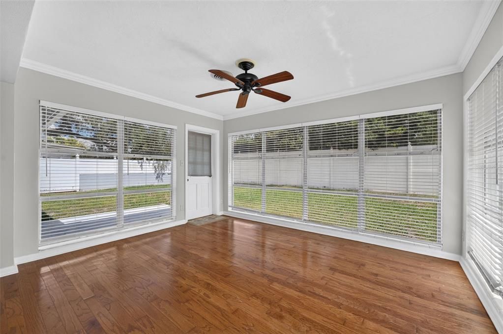 For Sale: $550,000 (3 beds, 2 baths, 1583 Square Feet)