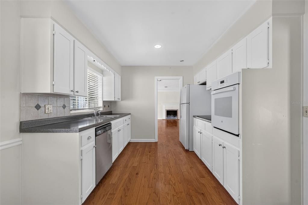 For Sale: $550,000 (3 beds, 2 baths, 1583 Square Feet)