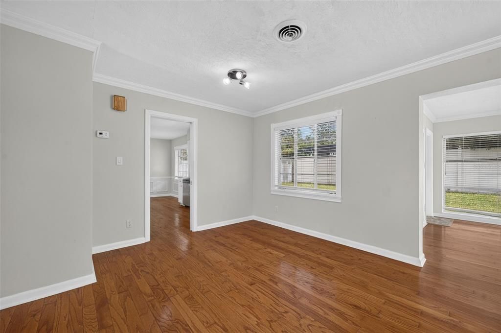 For Sale: $550,000 (3 beds, 2 baths, 1583 Square Feet)