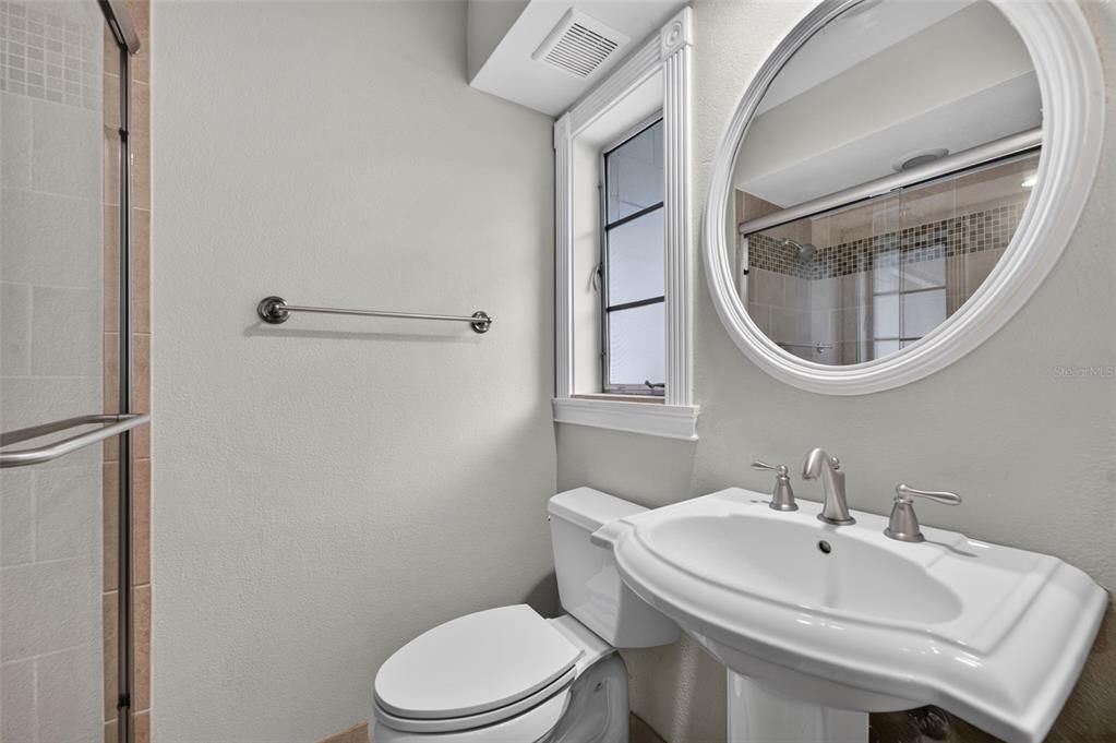 For Sale: $550,000 (3 beds, 2 baths, 1583 Square Feet)