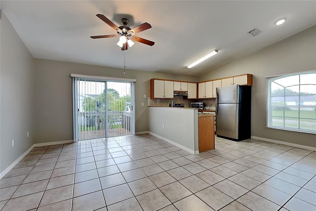 For Rent: $2,360 (3 beds, 2 baths, 1492 Square Feet)