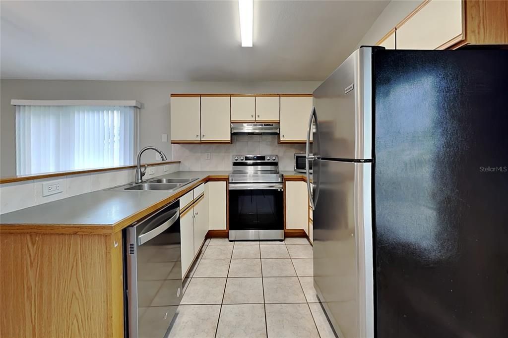 For Rent: $2,360 (3 beds, 2 baths, 1492 Square Feet)