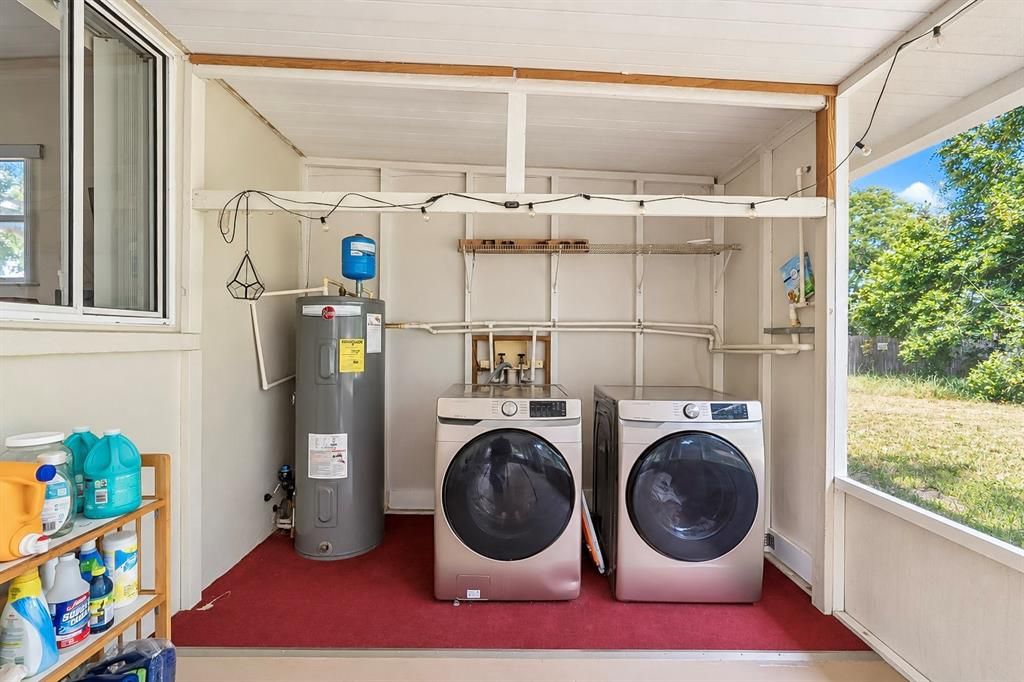 На продажу: $295,000 (2 спален, 1 ванн, 1070 Квадратных фут)