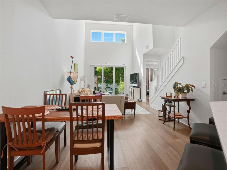 En Venta: $749,900 (3 camas, 2 baños, 2248 Pies cuadrados)