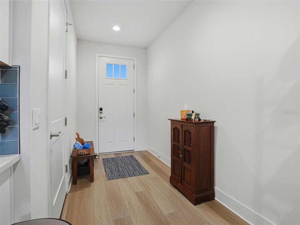 En Venta: $749,900 (3 camas, 2 baños, 2248 Pies cuadrados)