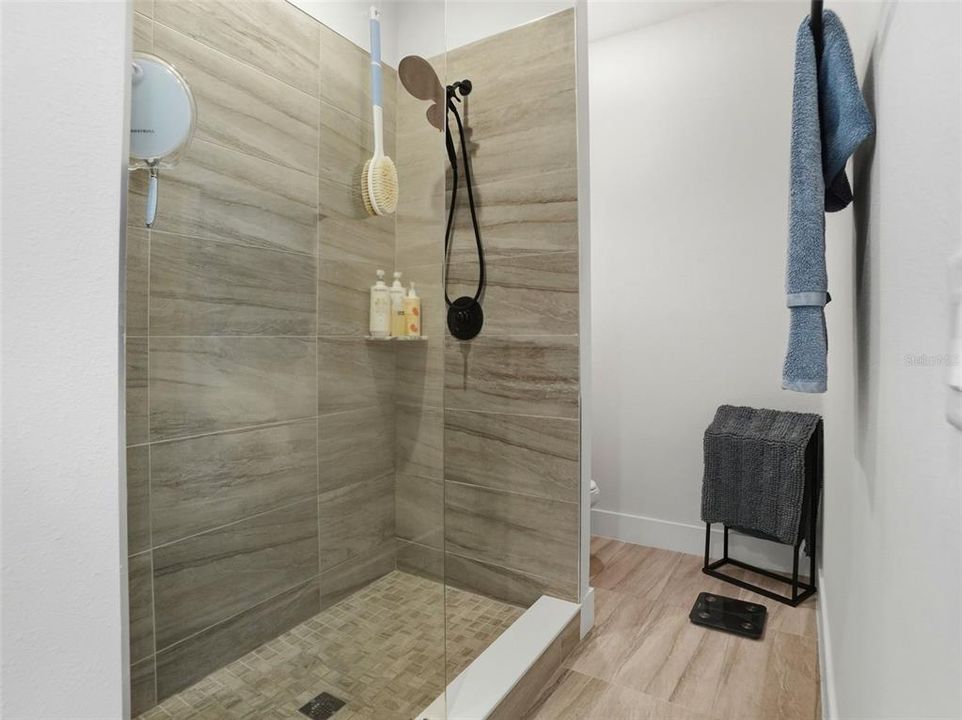 En Venta: $749,900 (3 camas, 2 baños, 2248 Pies cuadrados)