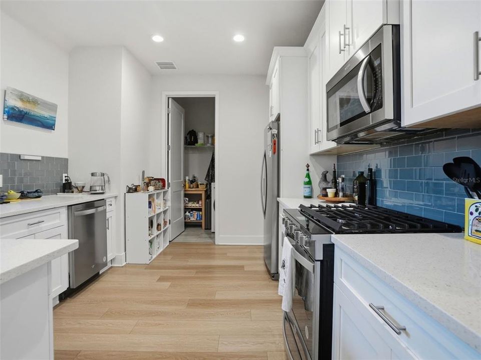 En Venta: $749,900 (3 camas, 2 baños, 2248 Pies cuadrados)