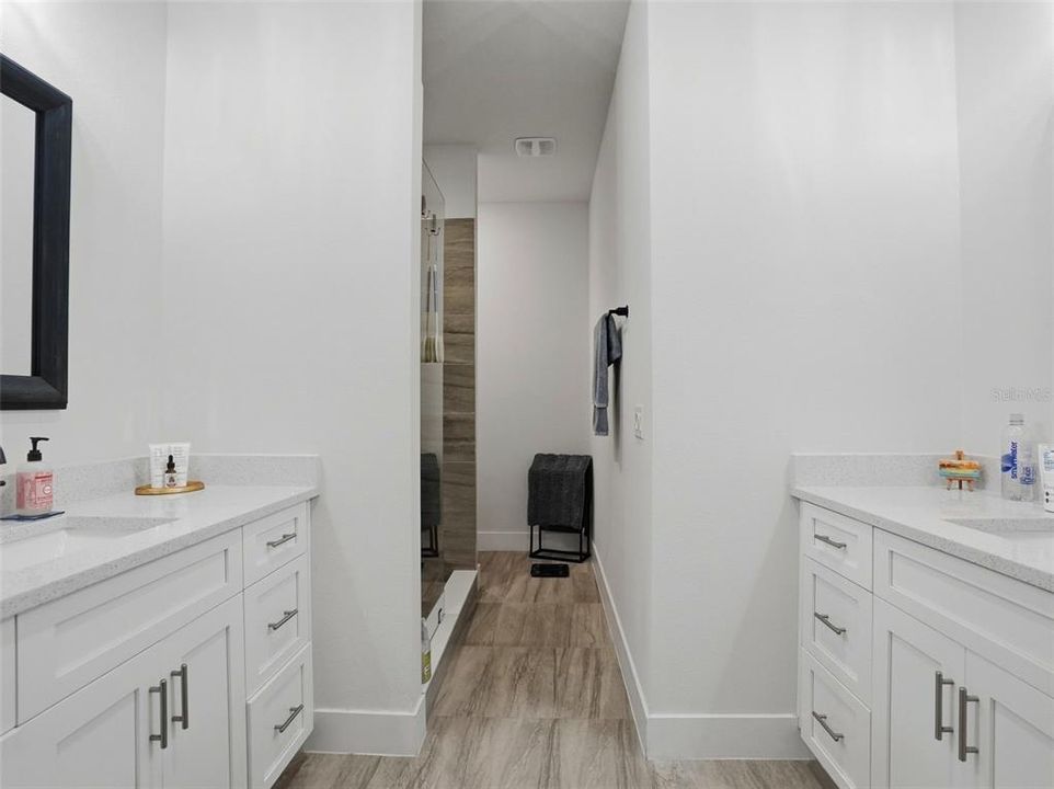 En Venta: $749,900 (3 camas, 2 baños, 2248 Pies cuadrados)