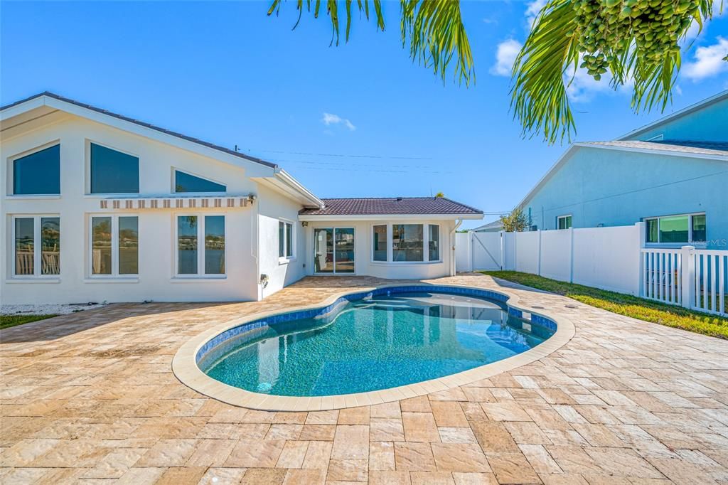 For Sale: $1,099,900 (3 beds, 2 baths, 1855 Square Feet)