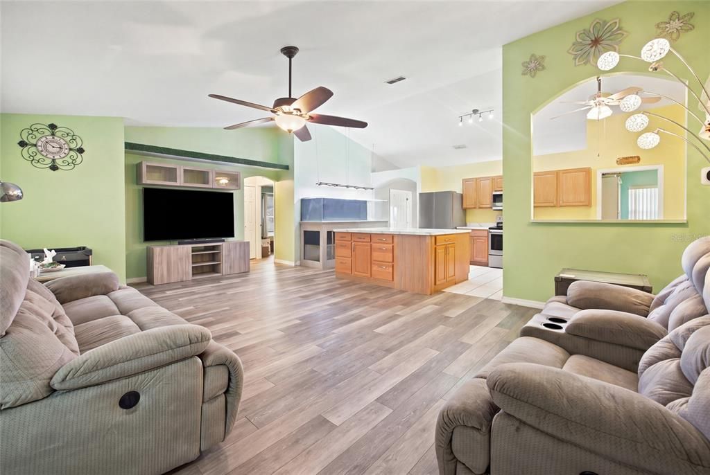 For Sale: $324,900 (3 beds, 2 baths, 2000 Square Feet)