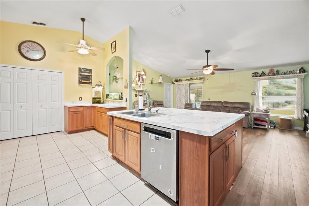 For Sale: $324,900 (3 beds, 2 baths, 2000 Square Feet)