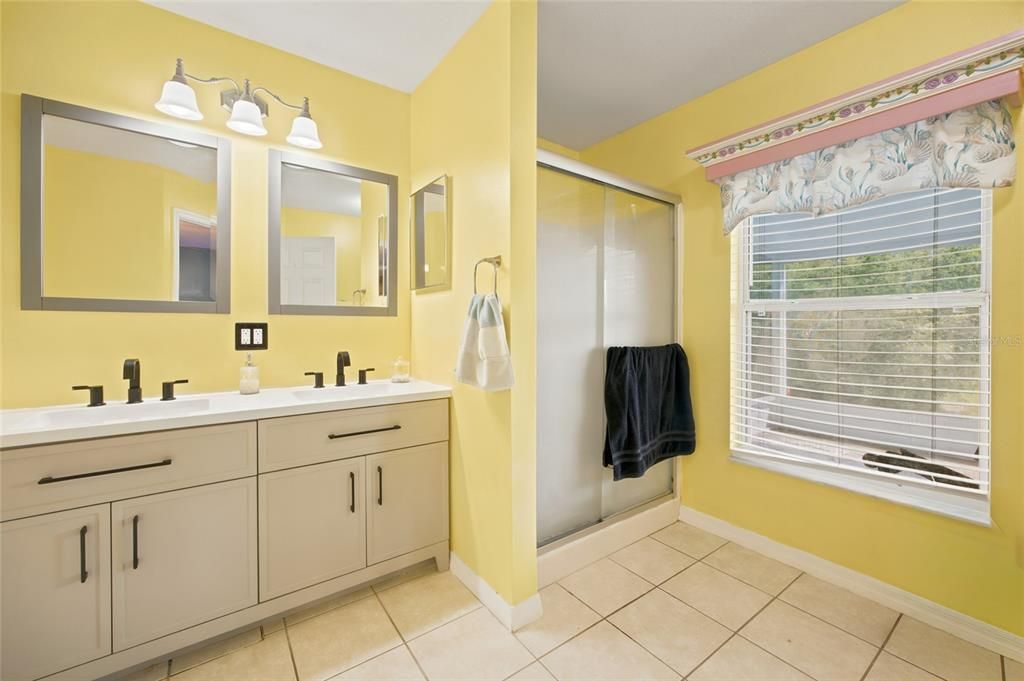 For Sale: $324,900 (3 beds, 2 baths, 2000 Square Feet)