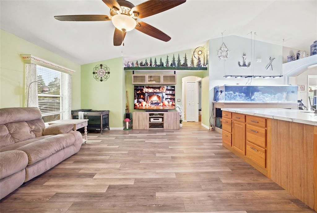 For Sale: $324,900 (3 beds, 2 baths, 2000 Square Feet)