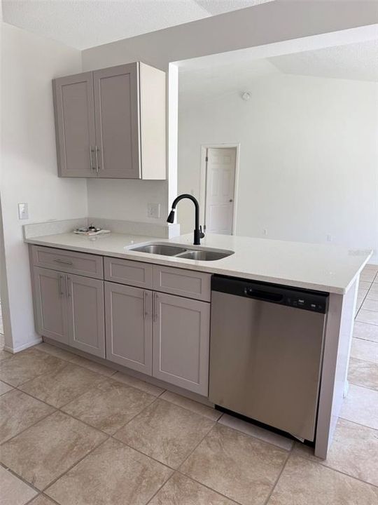 For Sale: $349,000 (3 beds, 2 baths, 1601 Square Feet)