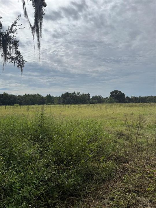 На продажу: $300,000 (5.92 acres)
