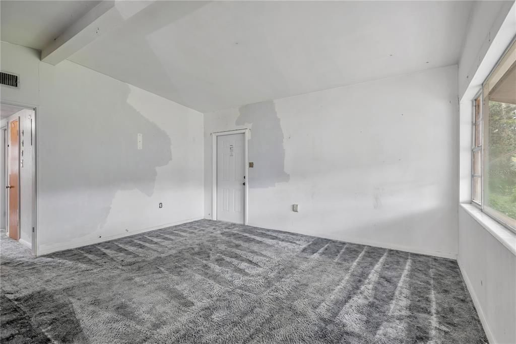 На продажу: $274,900 (3 спален, 1 ванн, 1306 Квадратных фут)
