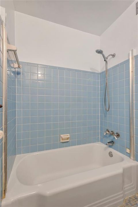 На продажу: $274,900 (3 спален, 1 ванн, 1306 Квадратных фут)