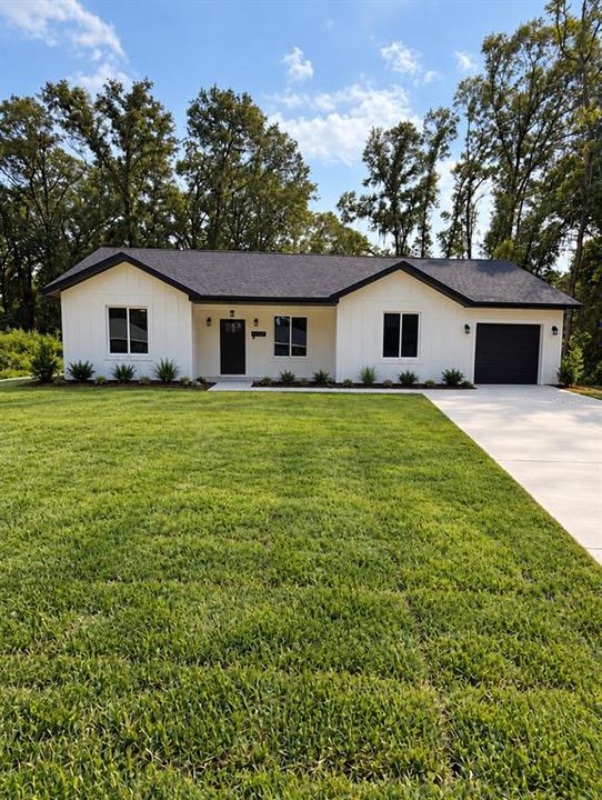 For Sale: $269,900 (3 beds, 2 baths, 1294 Square Feet)