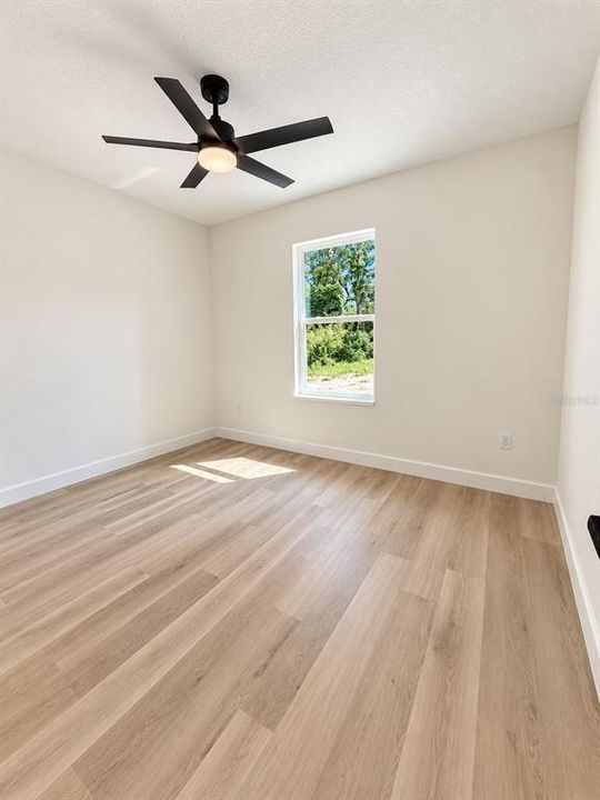 For Sale: $269,900 (3 beds, 2 baths, 1294 Square Feet)