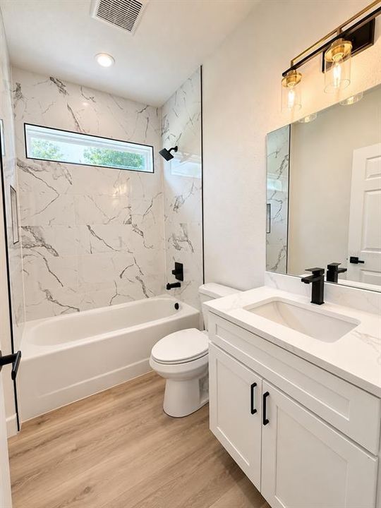 For Sale: $269,900 (3 beds, 2 baths, 1294 Square Feet)