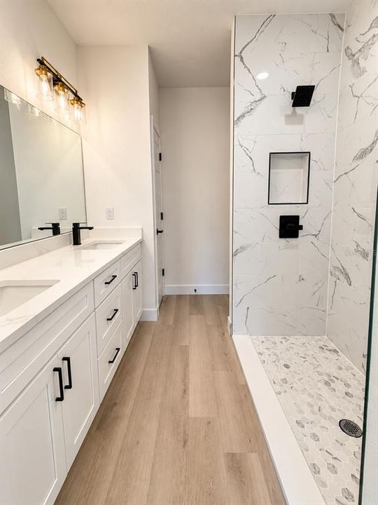 For Sale: $269,900 (3 beds, 2 baths, 1294 Square Feet)