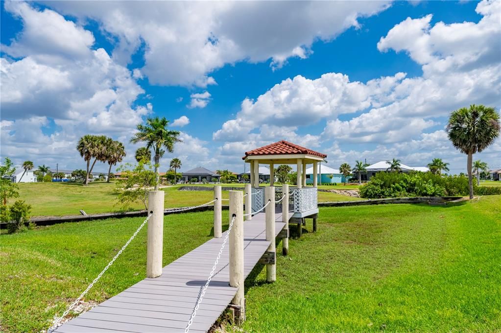 For Sale: $250,000 (2 beds, 2 baths, 1572 Square Feet)