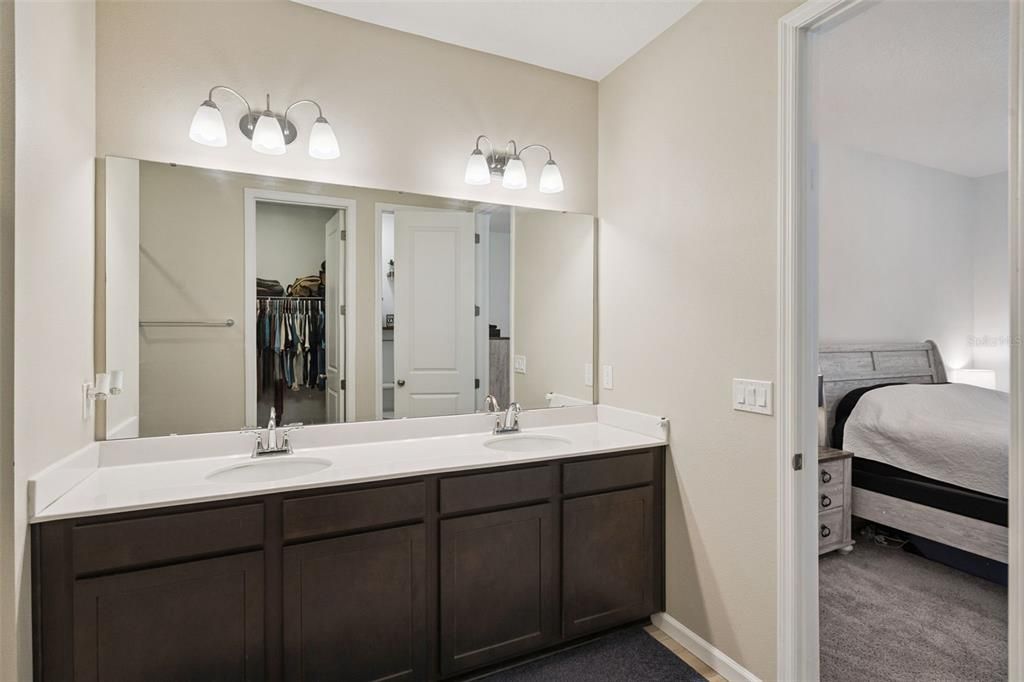 En Venta: $390,000 (4 camas, 3 baños, 2291 Pies cuadrados)