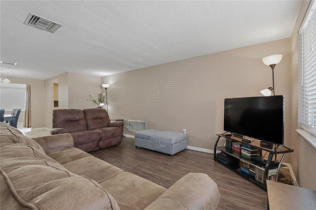 En Venta: $259,900 (2 camas, 2 baños, 1344 Pies cuadrados)