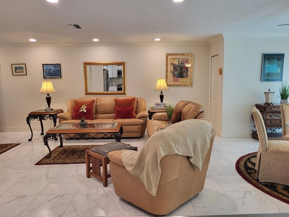 En Venta: $289,900 (2 camas, 2 baños, 1270 Pies cuadrados)