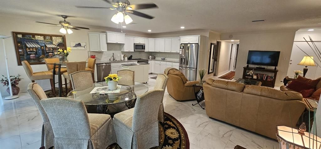 En Venta: $289,900 (2 camas, 2 baños, 1270 Pies cuadrados)
