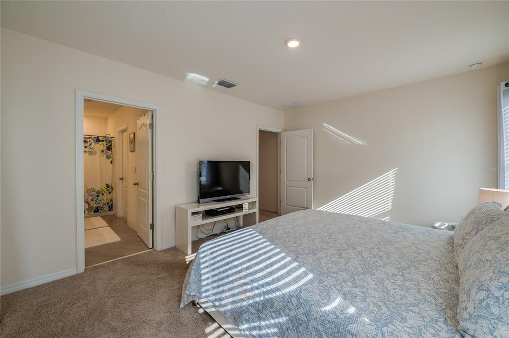 For Rent: $2,000 (2 beds, 2 baths, 1624 Square Feet)