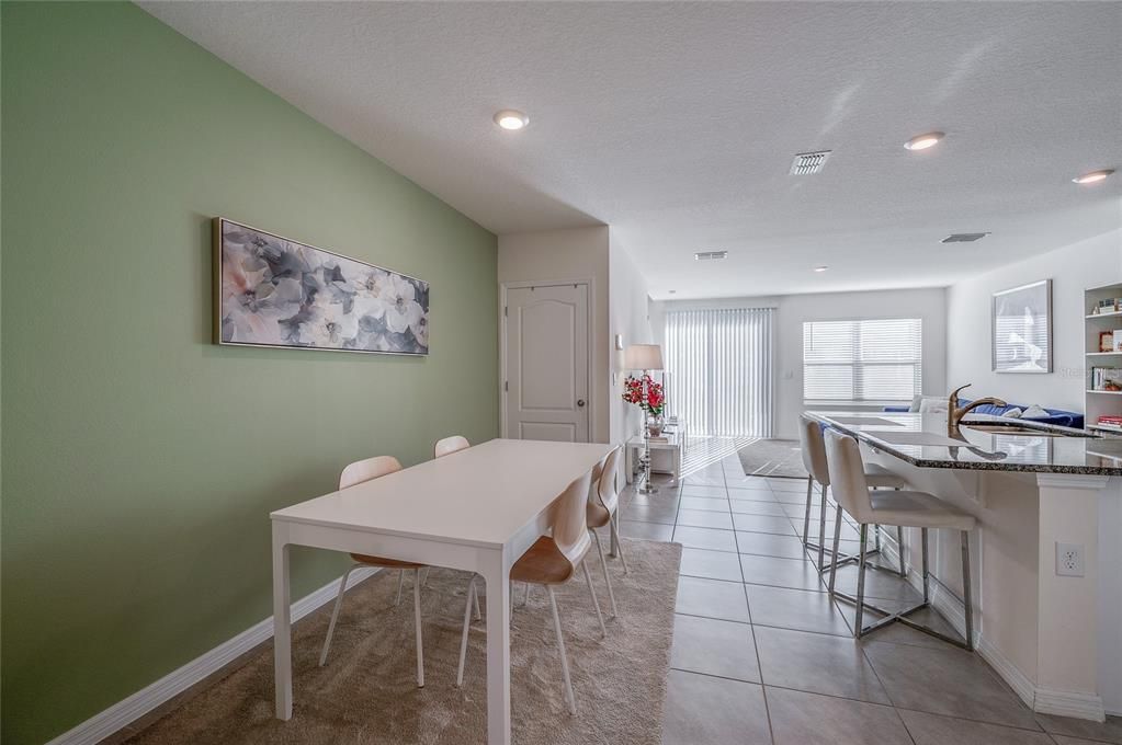For Rent: $2,000 (2 beds, 2 baths, 1624 Square Feet)