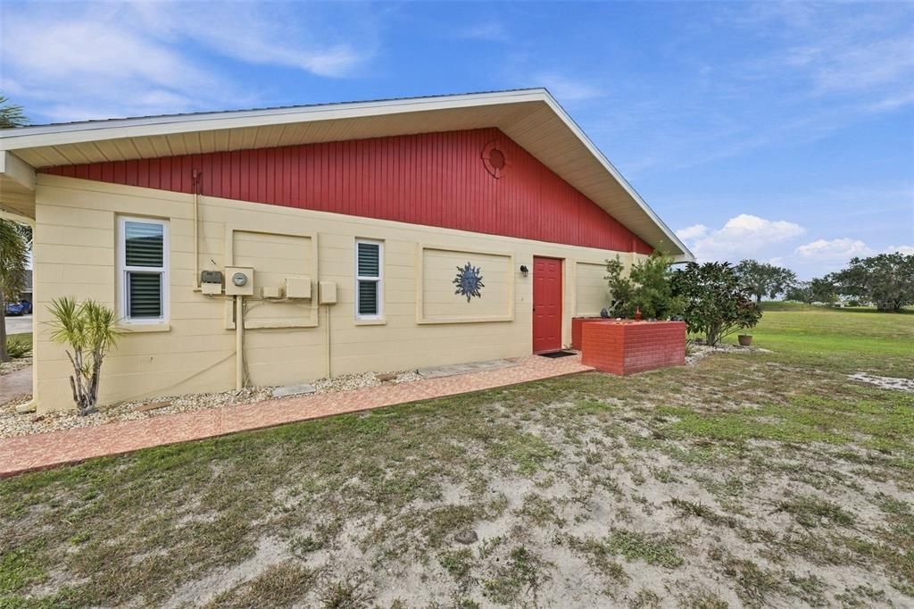 For Sale: $235,000 (2 beds, 2 baths, 1180 Square Feet)