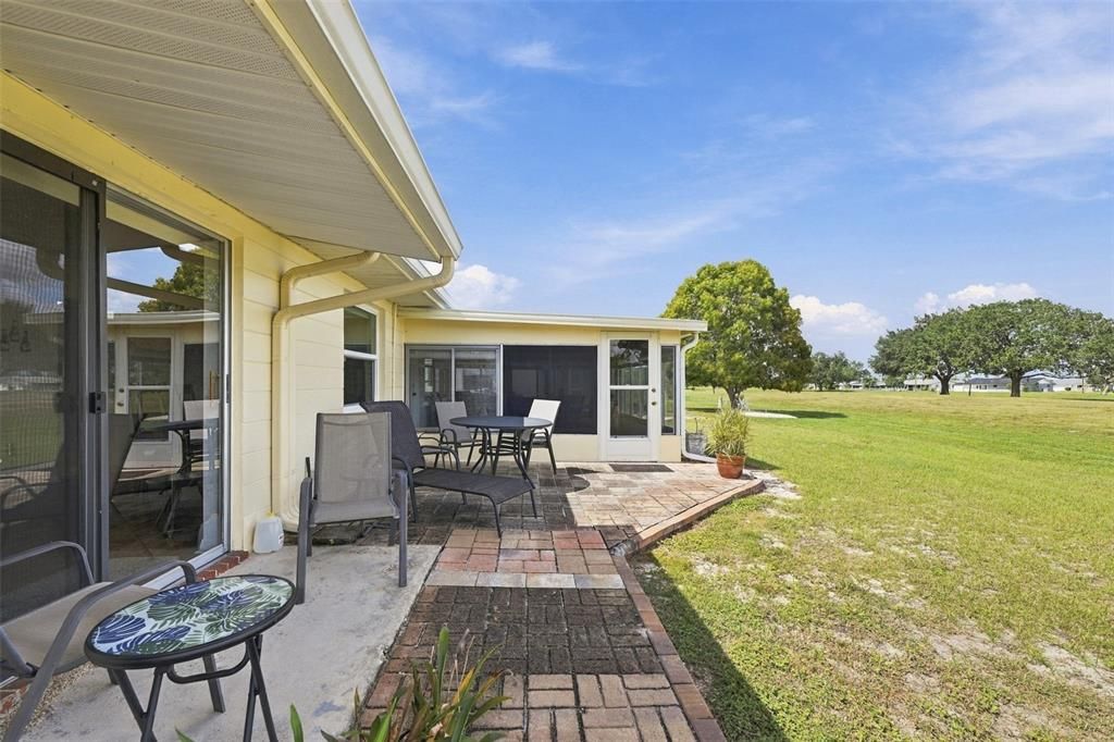 For Sale: $235,000 (2 beds, 2 baths, 1180 Square Feet)