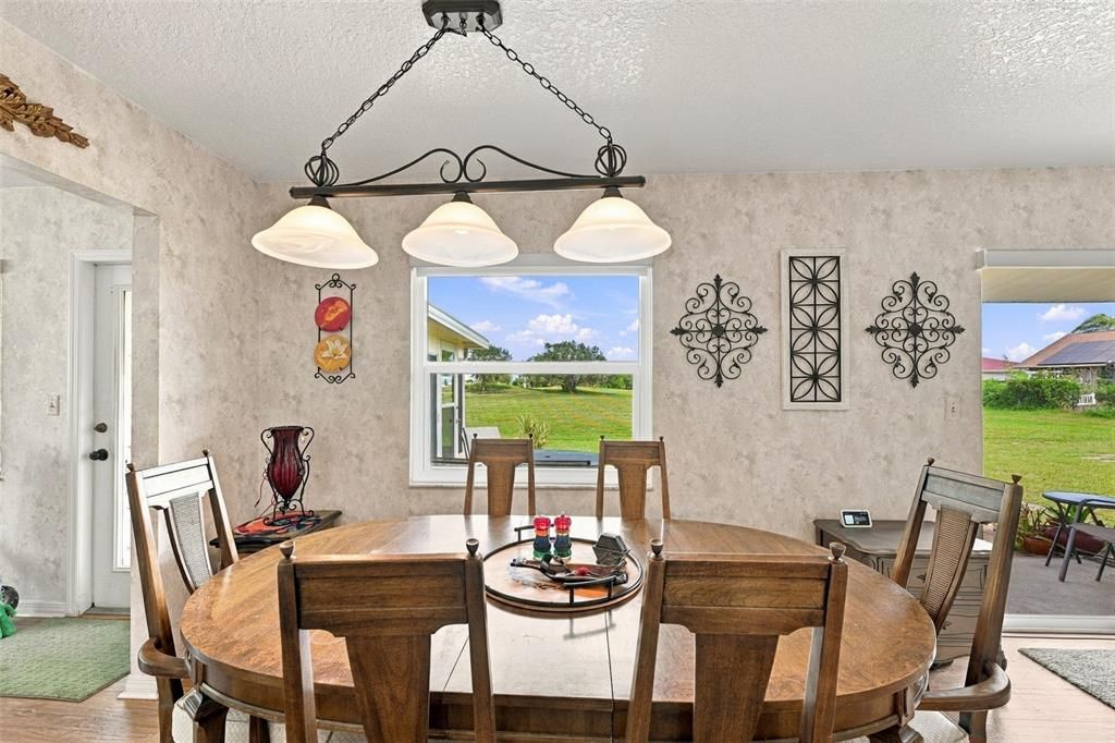 For Sale: $235,000 (2 beds, 2 baths, 1180 Square Feet)
