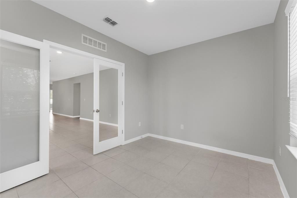 For Sale: $334,900 (3 beds, 2 baths, 1998 Square Feet)